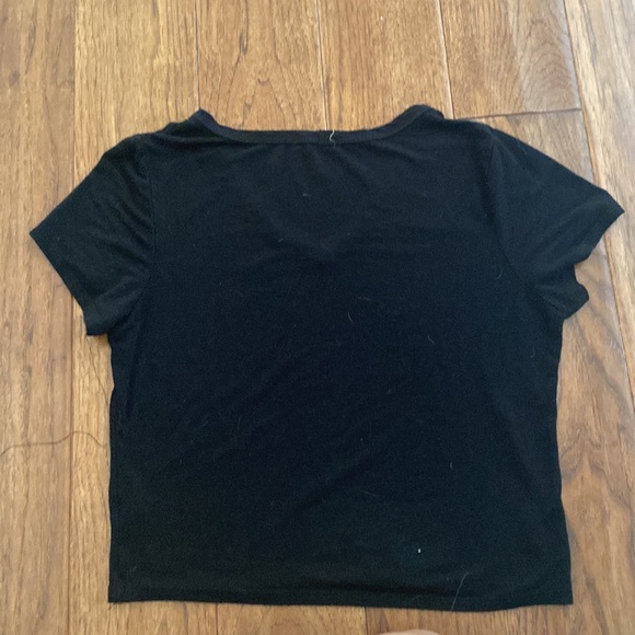 Black soft V neck Cropped Top. - Picture 2 of 2